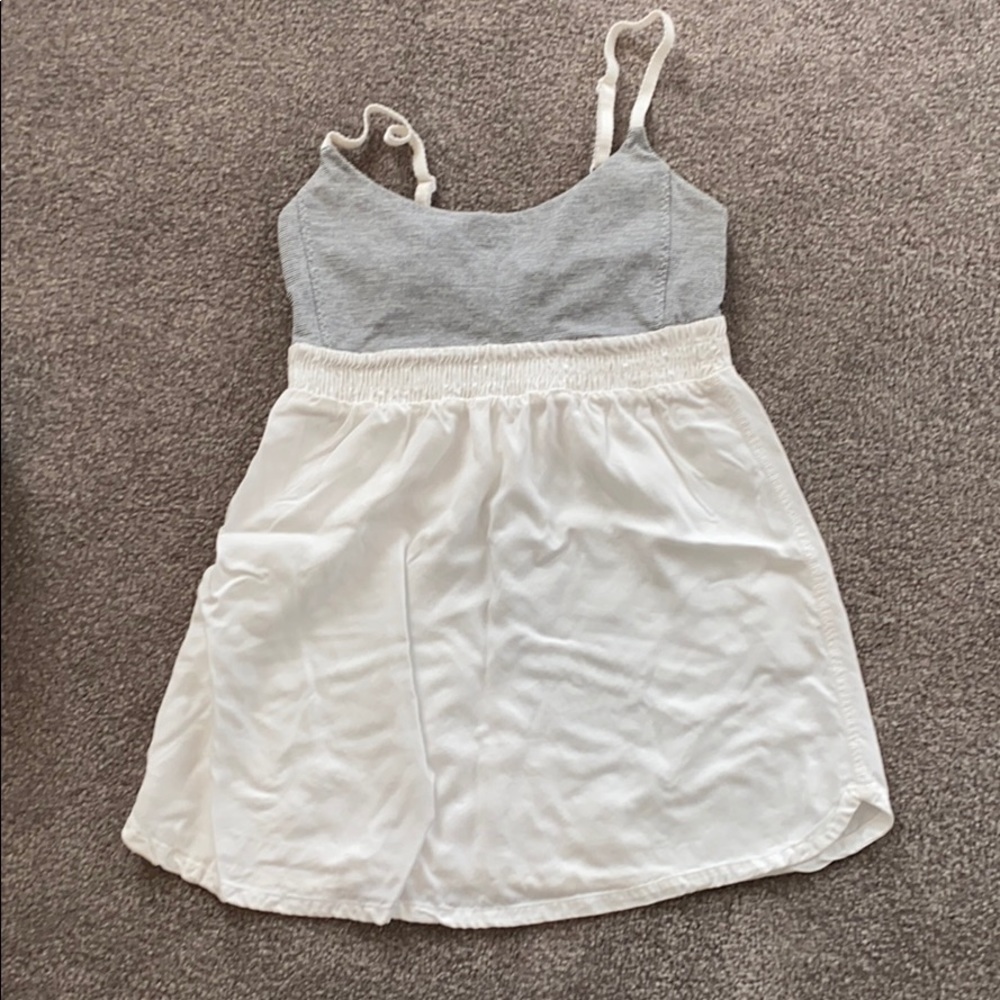 Lululemon white and gray top size 4